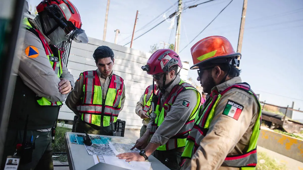 Engomado-rojo-protección-civil