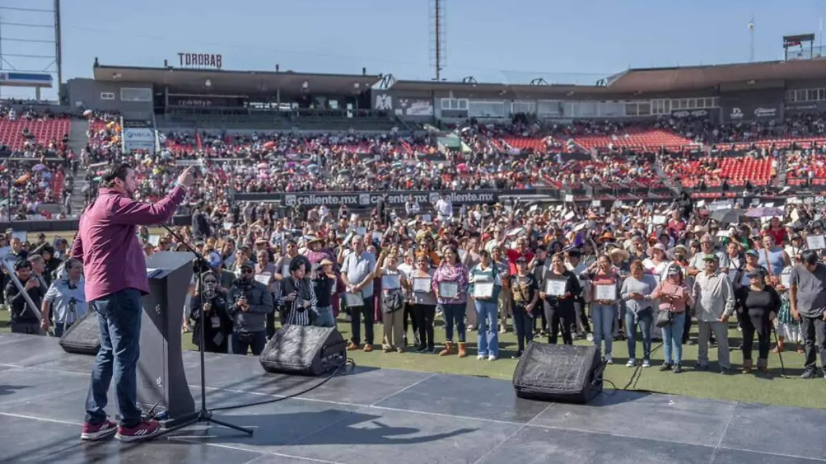 Toma protesta-comités vecinales