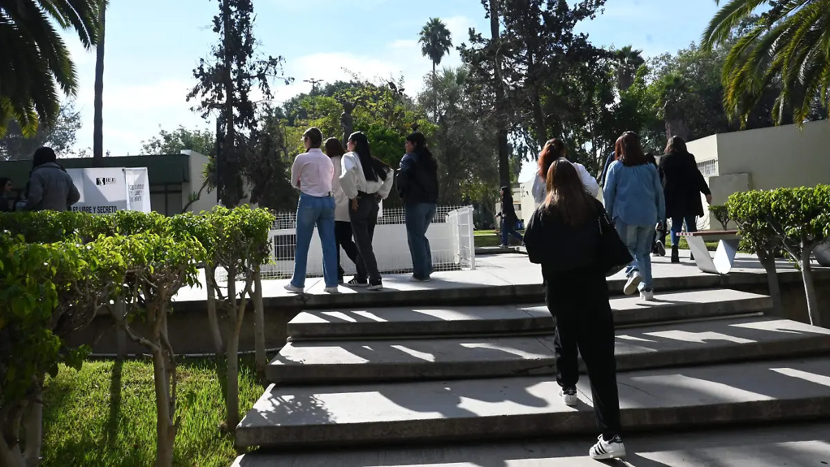 74-CL-estudiantes de la UABC-(4)