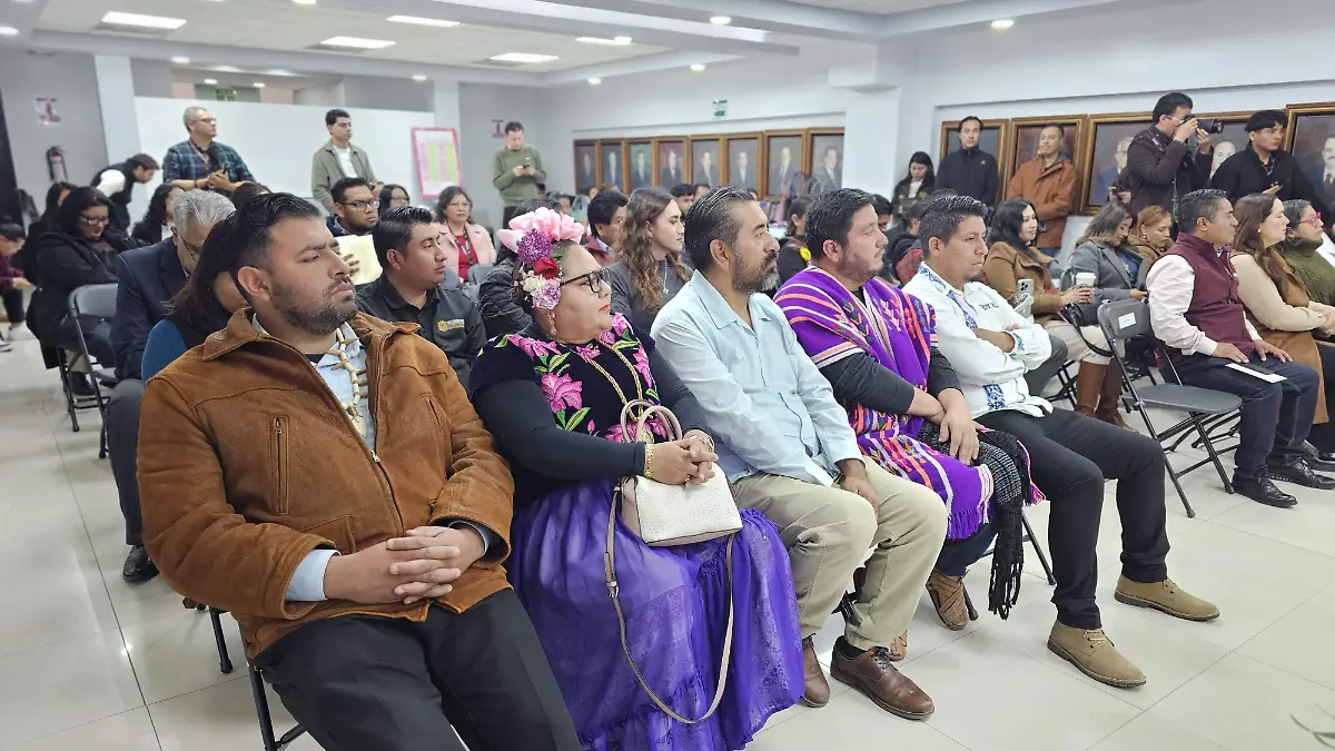 Lenguas Maternas: Historias de Vida en la Frontera