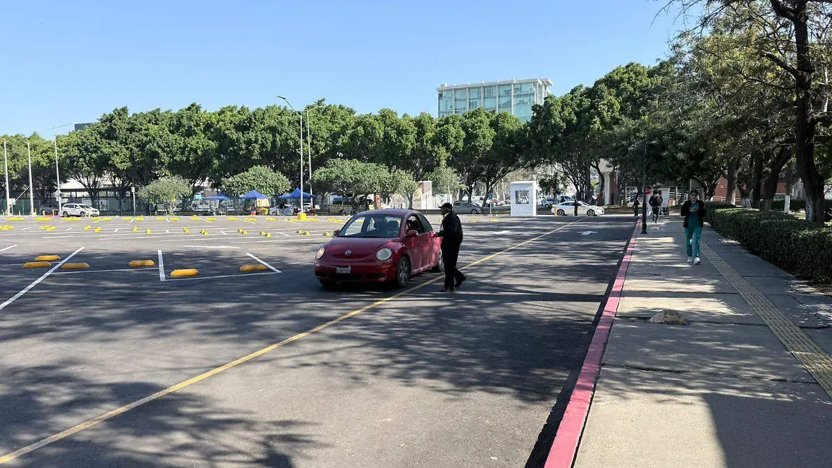 Estacionamiento-CUES-UABC 