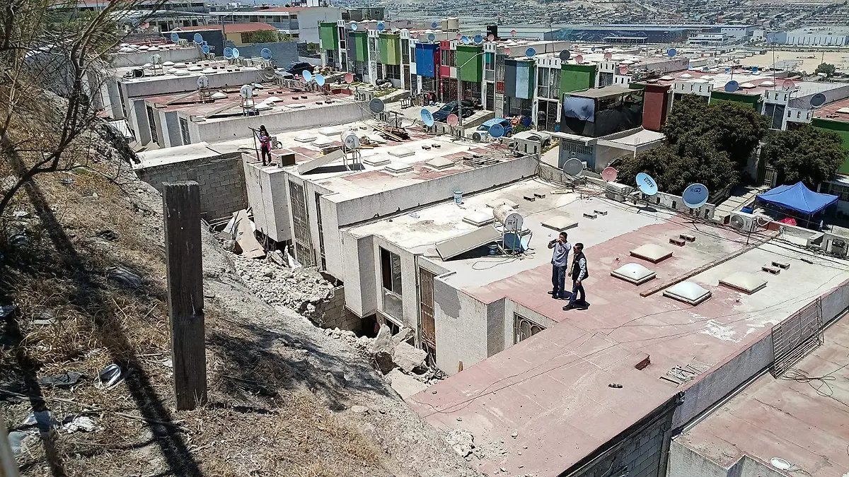 50 AG DERRUMBE PASEO DEL VERGEL (2)