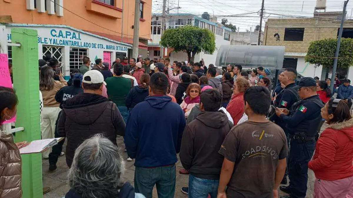 Presunto desfalco financiero por parte la Comisión de Agua Potable, derivó en riña a golpes entre vecinos (2)