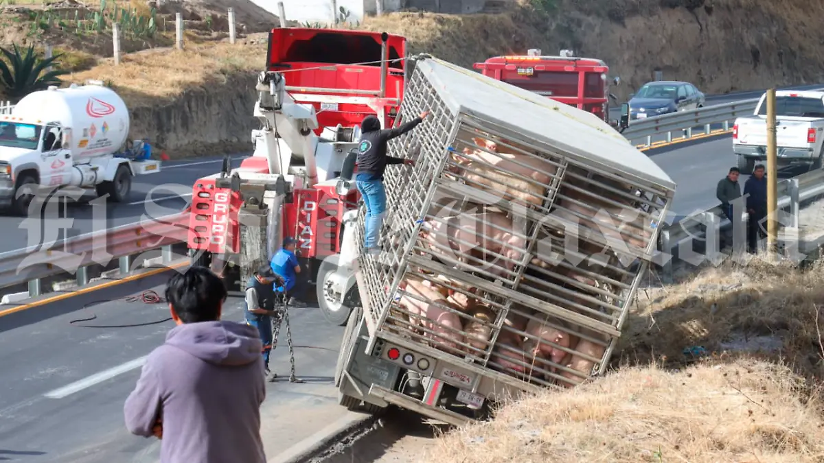 ccidente volcadura trailer  (3)-3