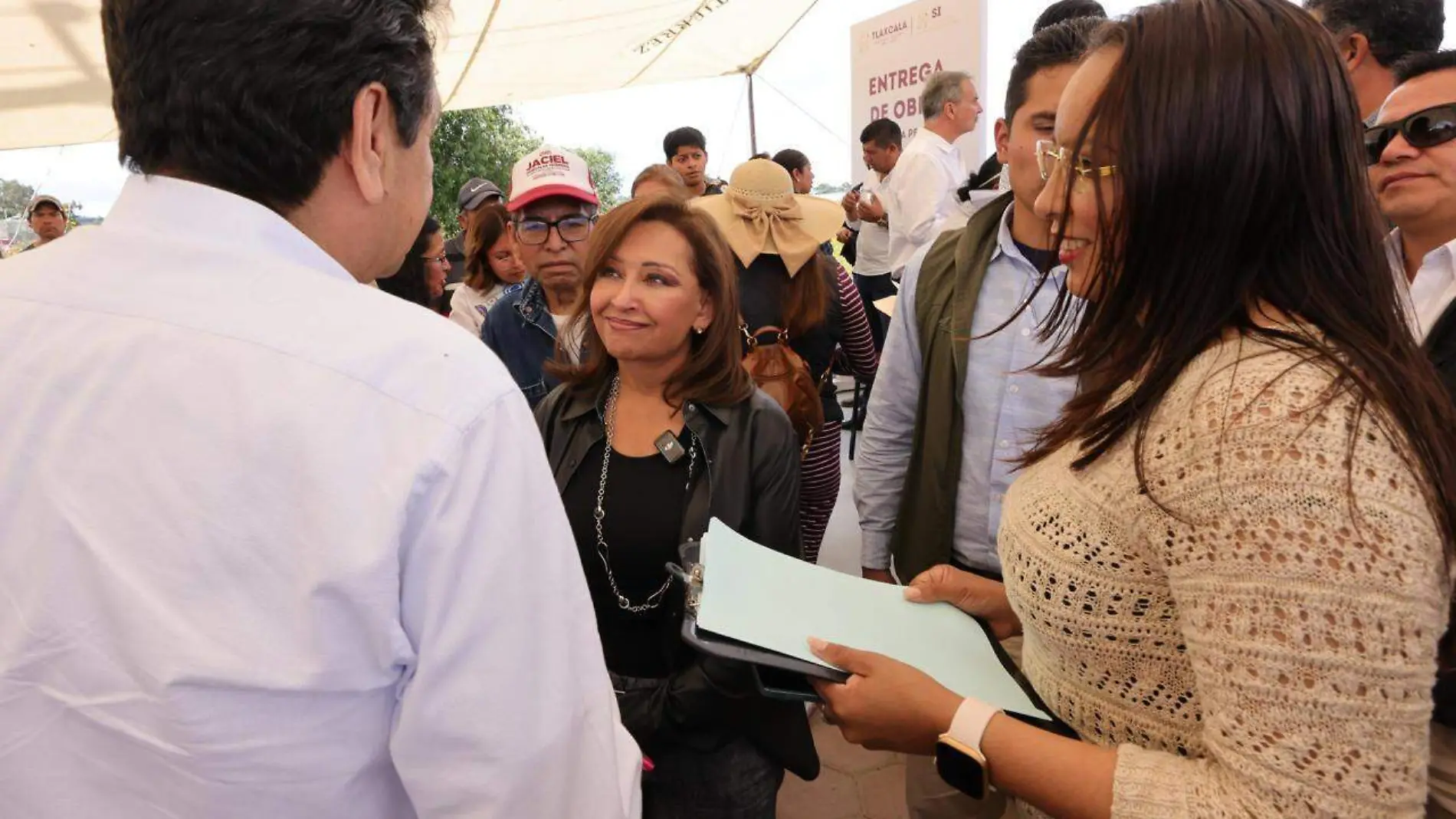 Entrega Gobernadora obra pública en Tetla 2