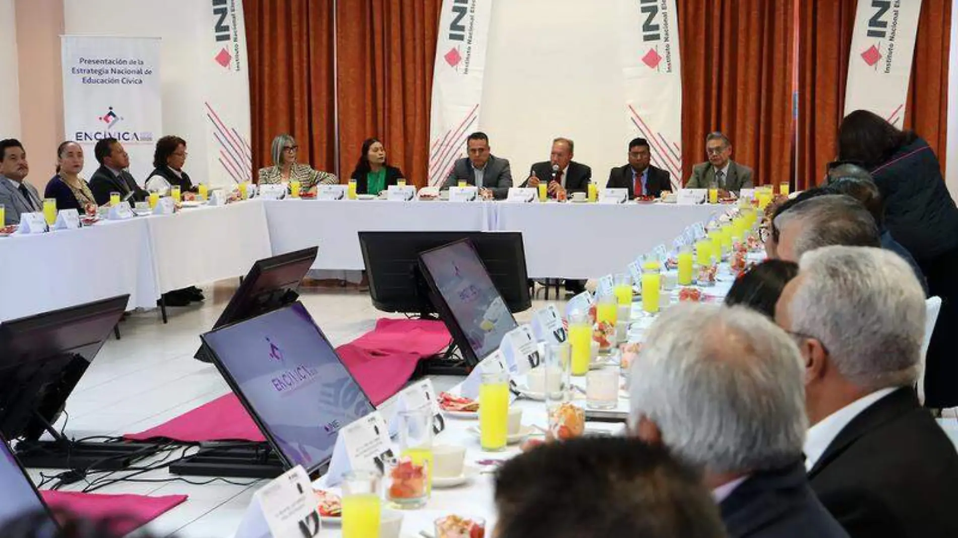 La Junta local del INE presentó la Estrategia Nacional de Educación Cívica 2024-2026 ante diversos sectores de la población y titulares de organismos autónomos