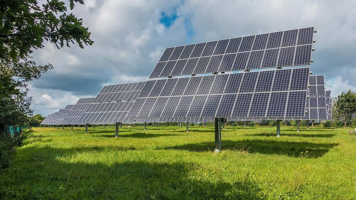 photovoltaic-system-2742302_1280