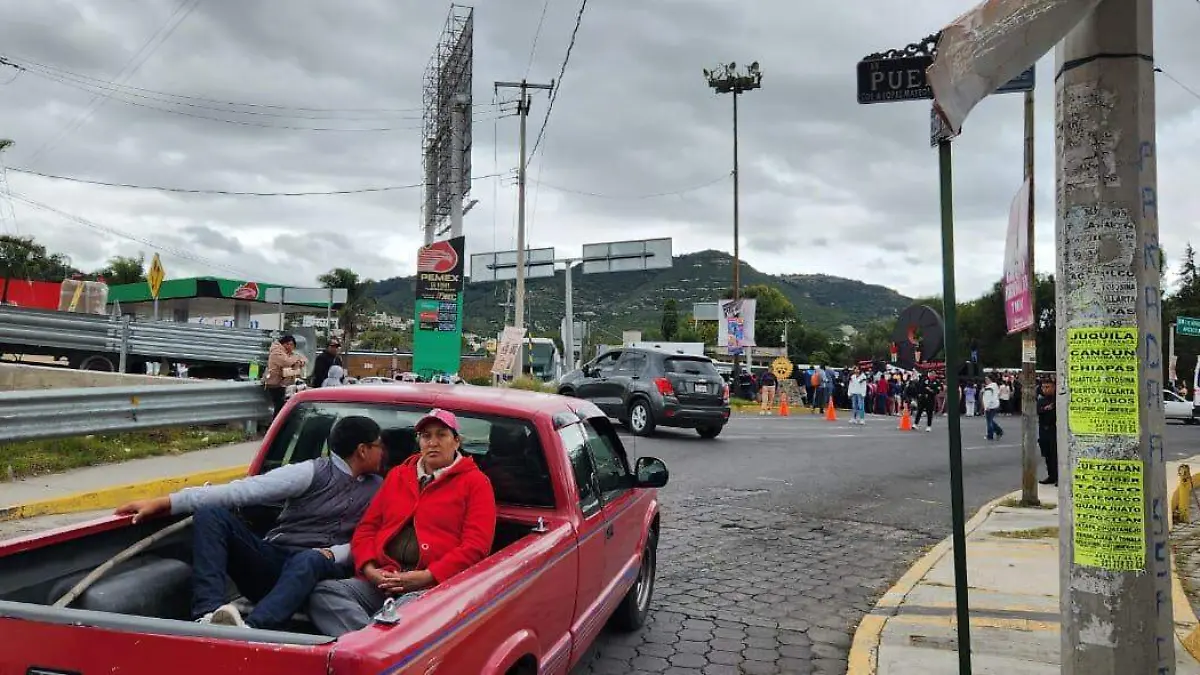 Normalistas de Panotla se manifiestan 3