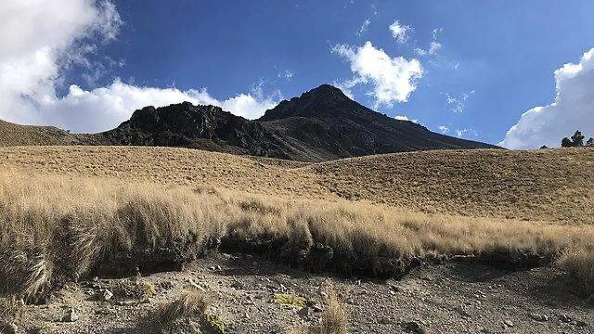 640px-Volcán_Xinantécatl_Nevado_de_Toluca