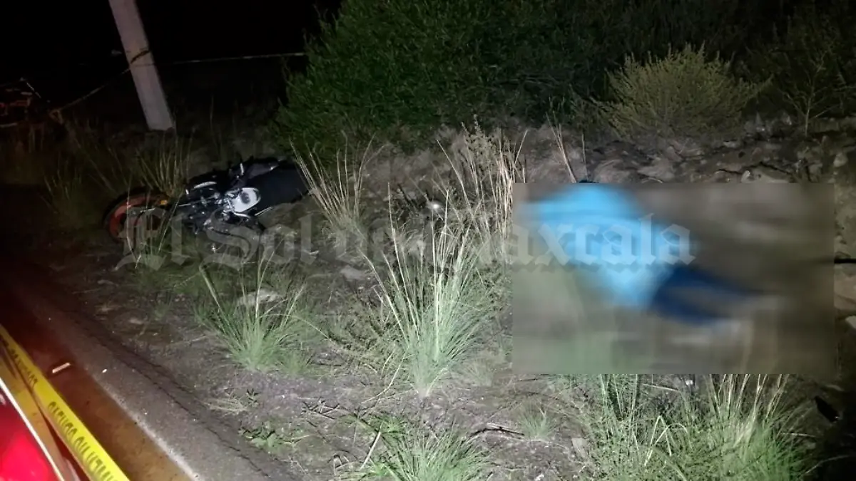 Derrapan motociclistas y mueren al instante