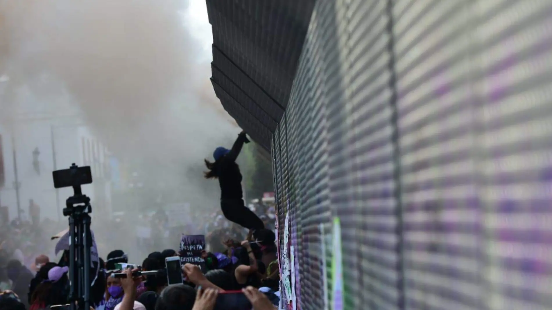 Protesta feminista deriva en violencia Tlaxcala