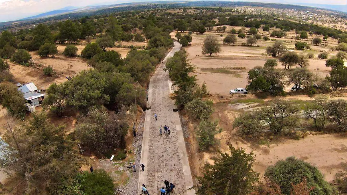 Inaugura Lorena Cuéllar obras de infraestructura vial en Atltzayanca y Xaltocan