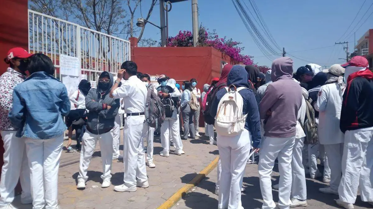 Expulsión alumno acoso UATx