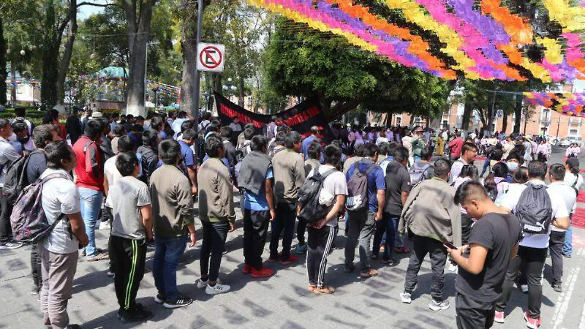 Marcha normalistas 3