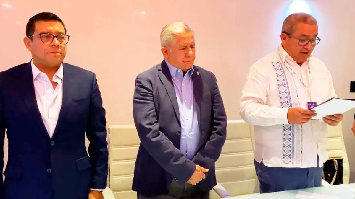 Marco-Castillo,-uptx