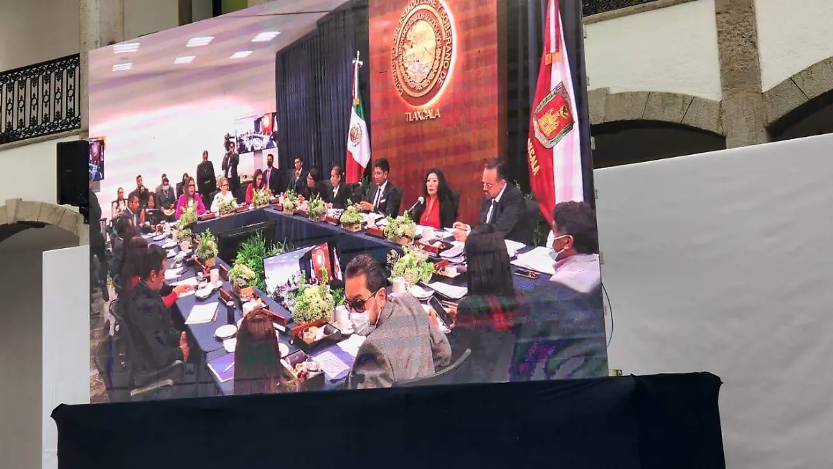 Comparece procuradora ante Congreso local 2