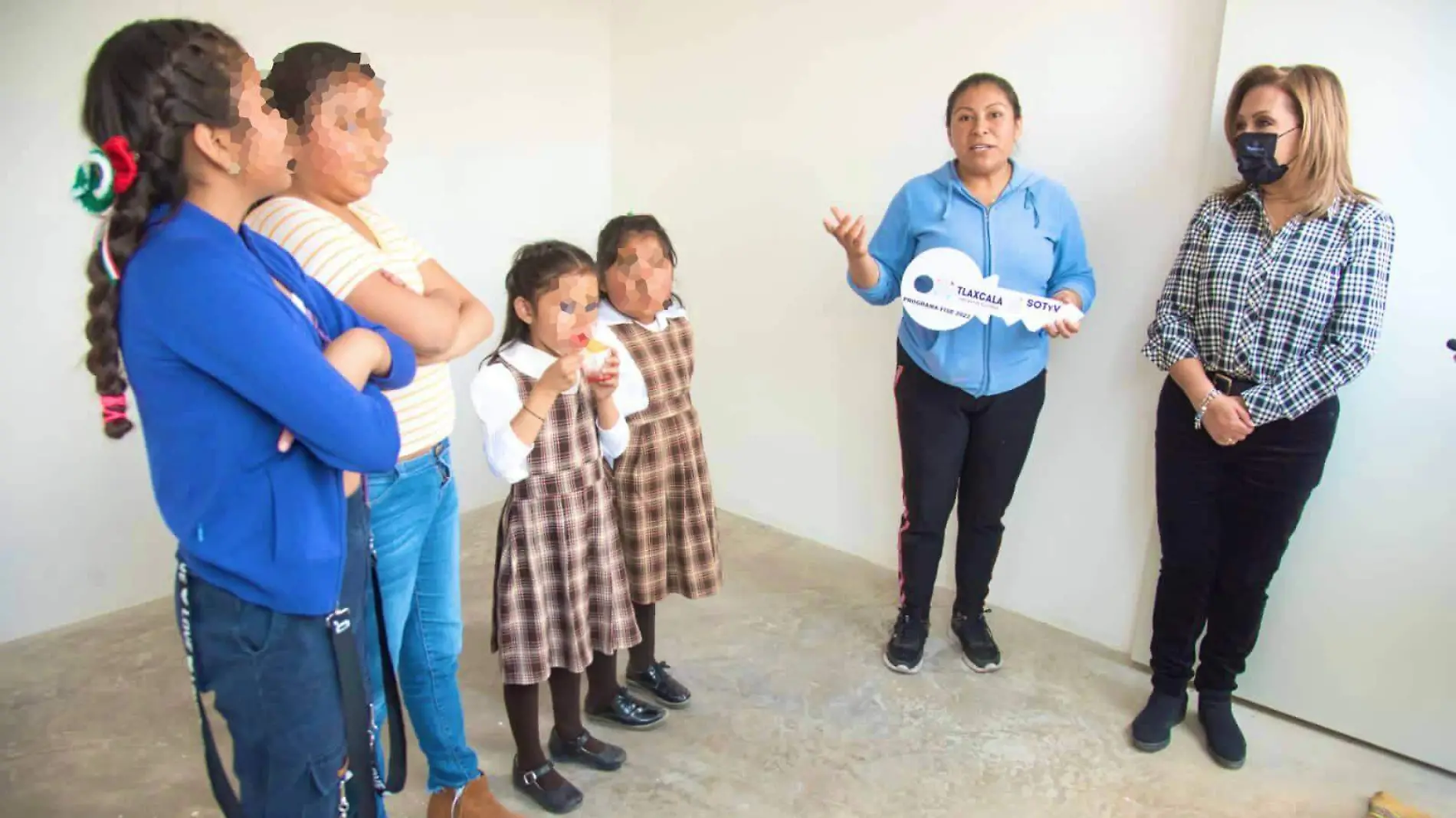 Gobernadora entrega acciones de viviendas en Nopalucan