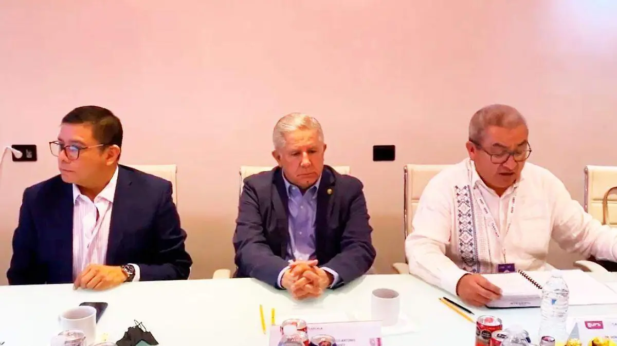 Marco-Castillo,-uptx-3