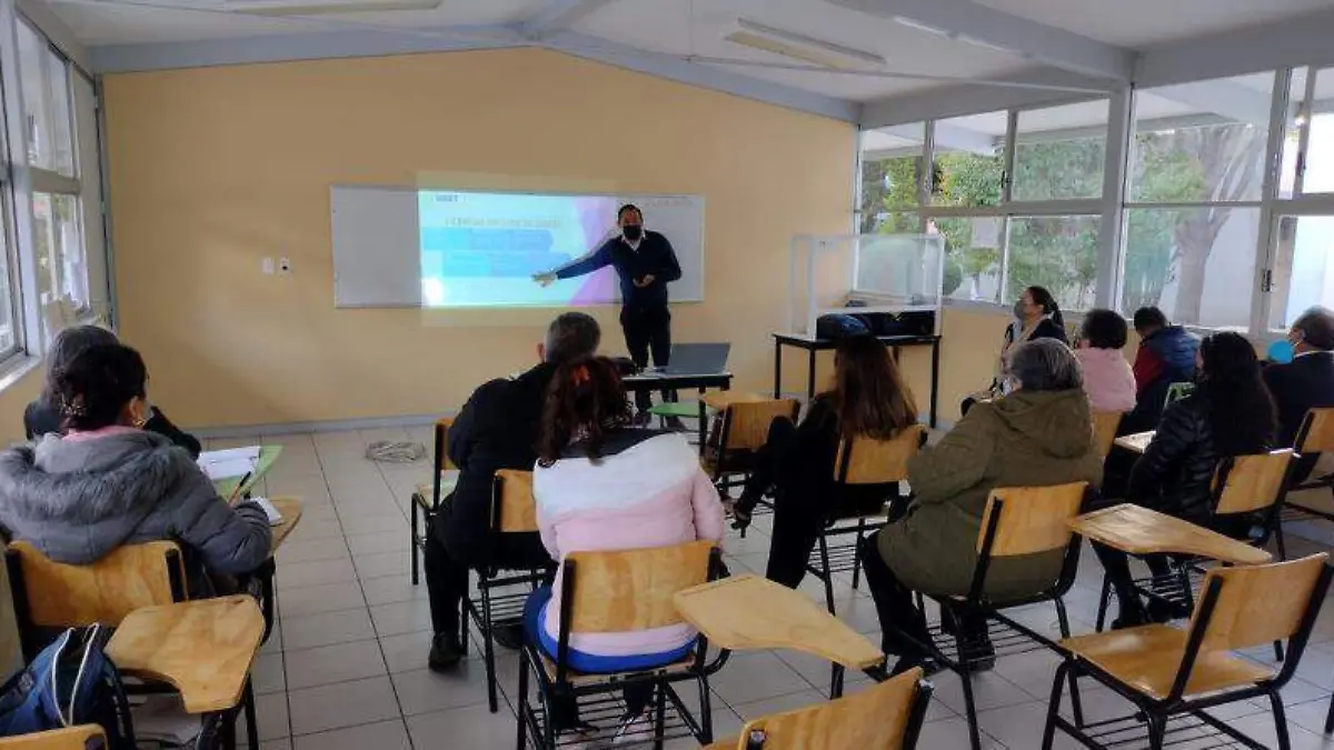 Docentes, clases, escuela