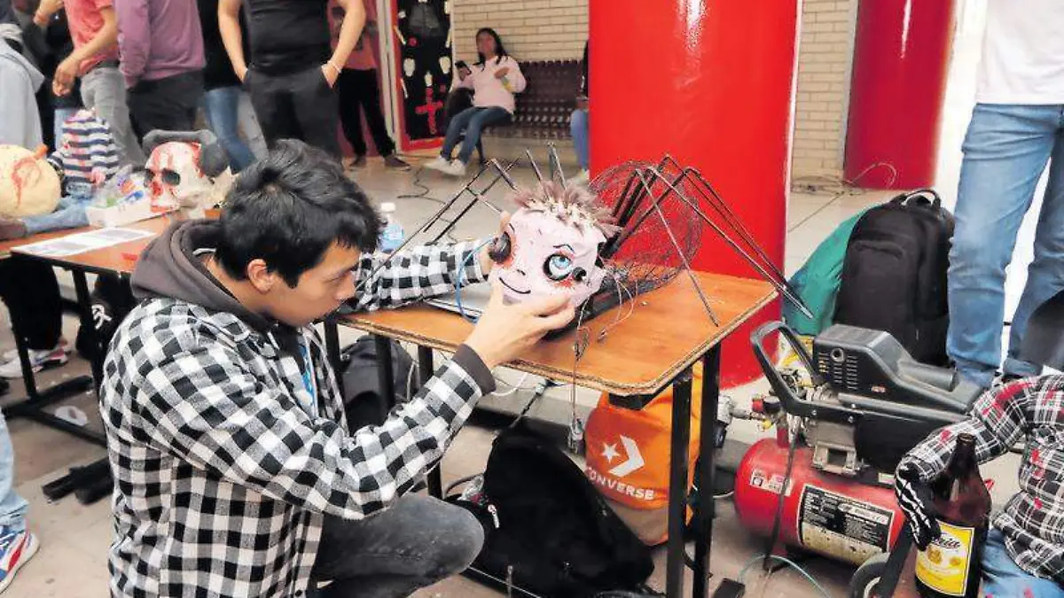 UPTx Animatrónic (2)