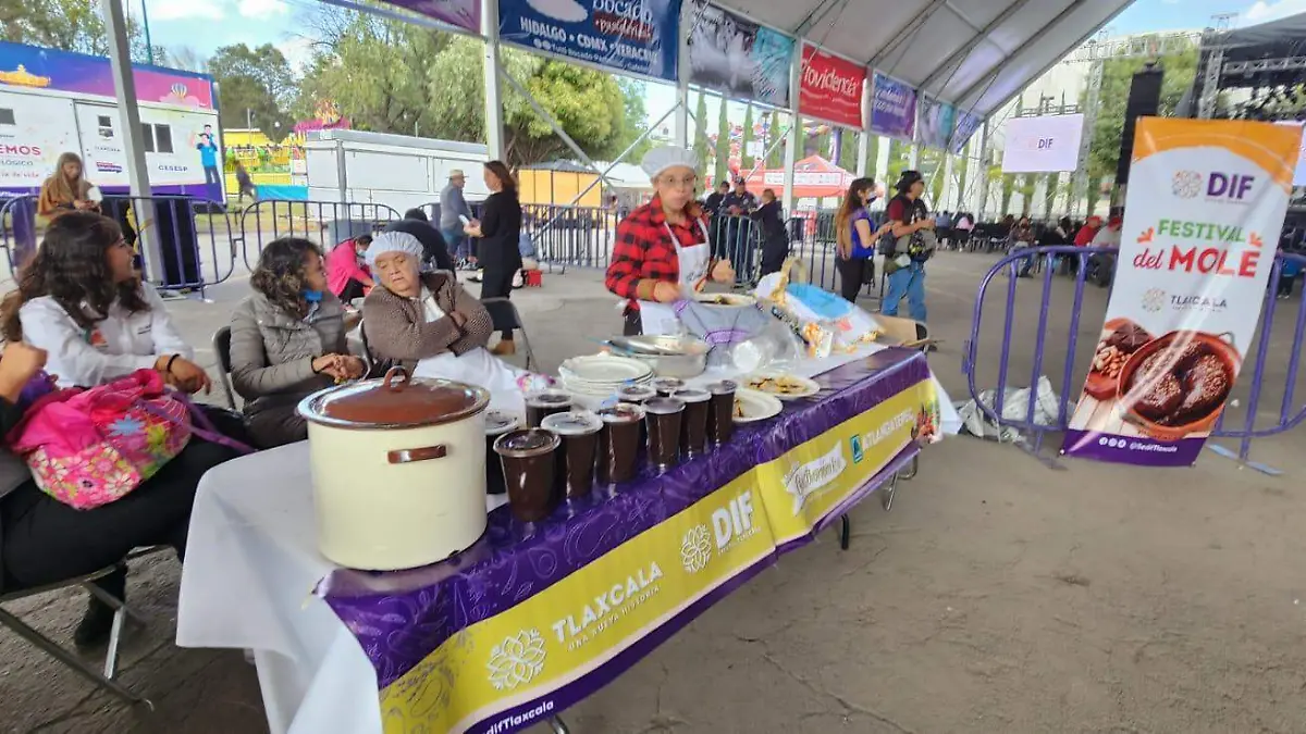 Impulsa DIF estatal a cocineras tradicionales con Festival del Mole