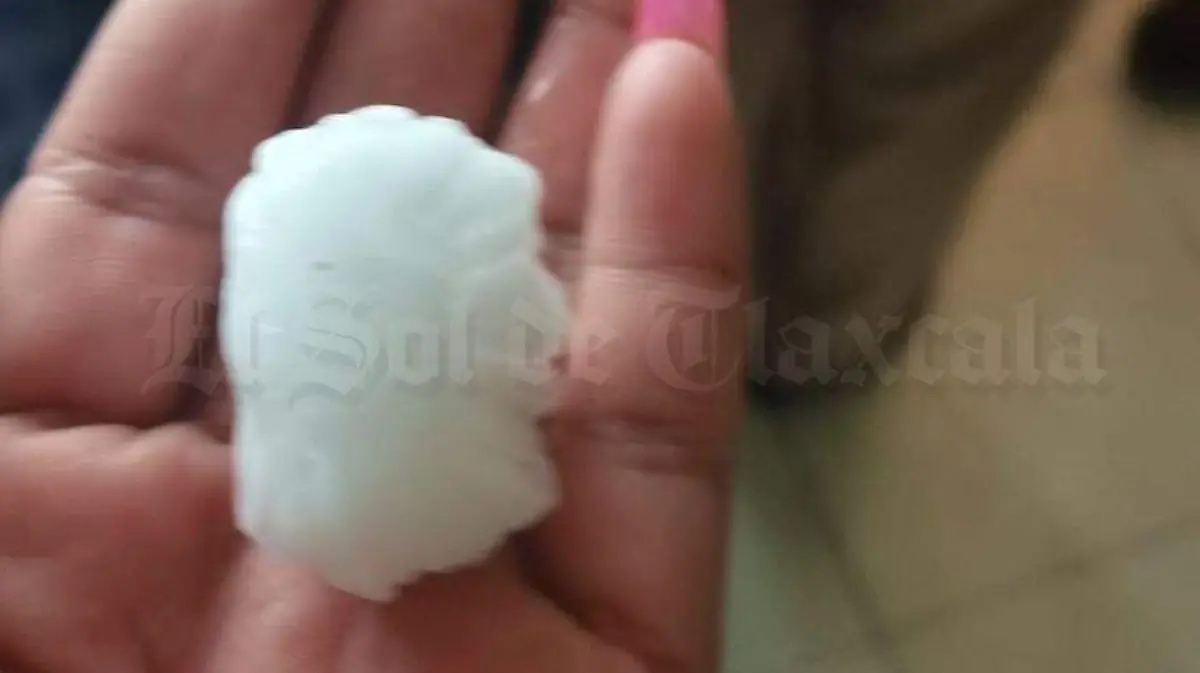 Sorprende caída de granizo de grandes dimensiones