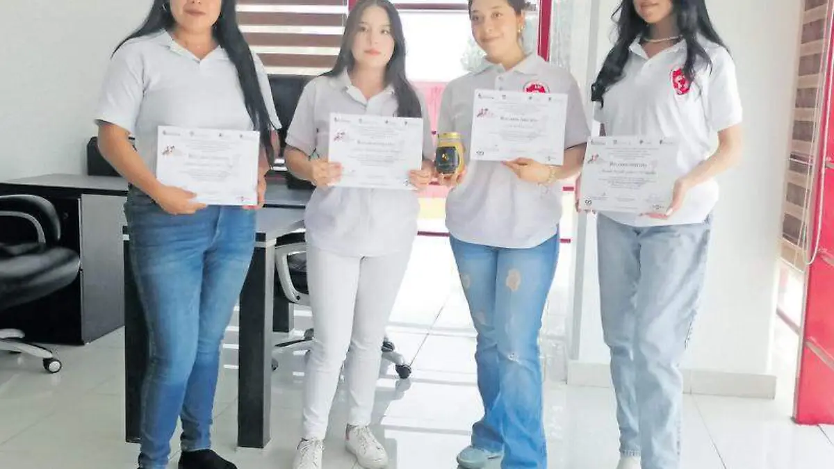 Apicultores uatx