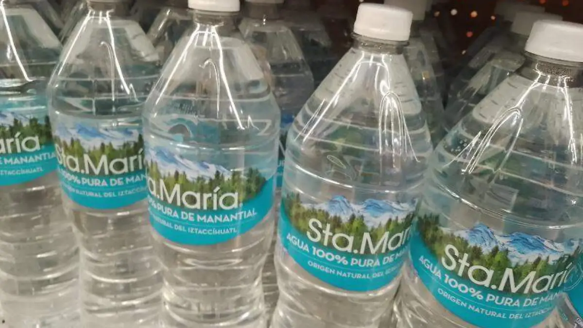 Agua embotellada