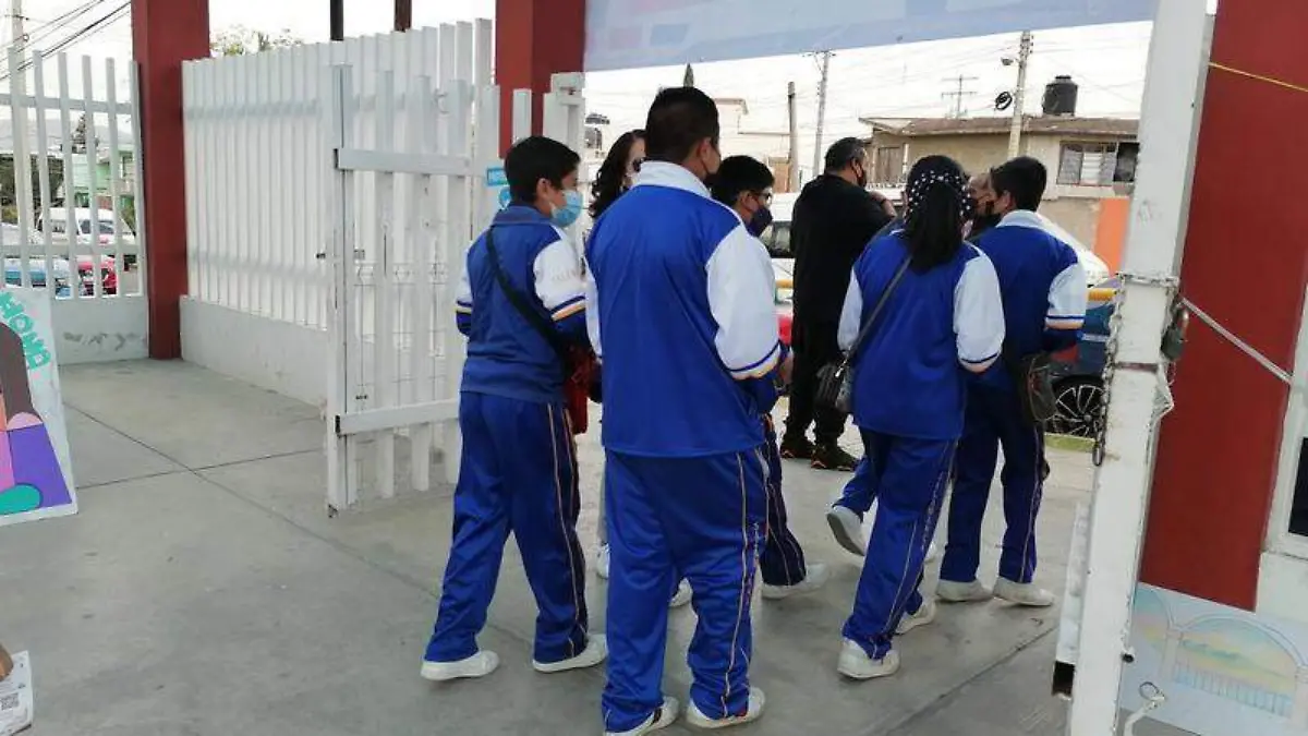 Alumnos, estudiantes, educación básica, escuela