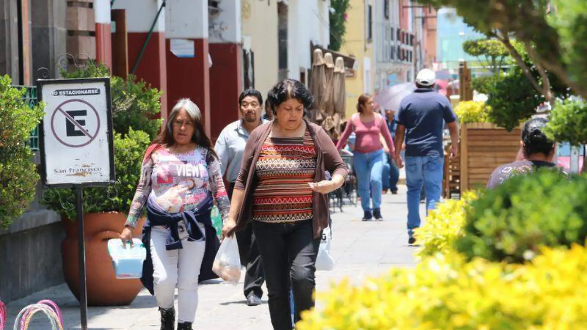 MUJERES