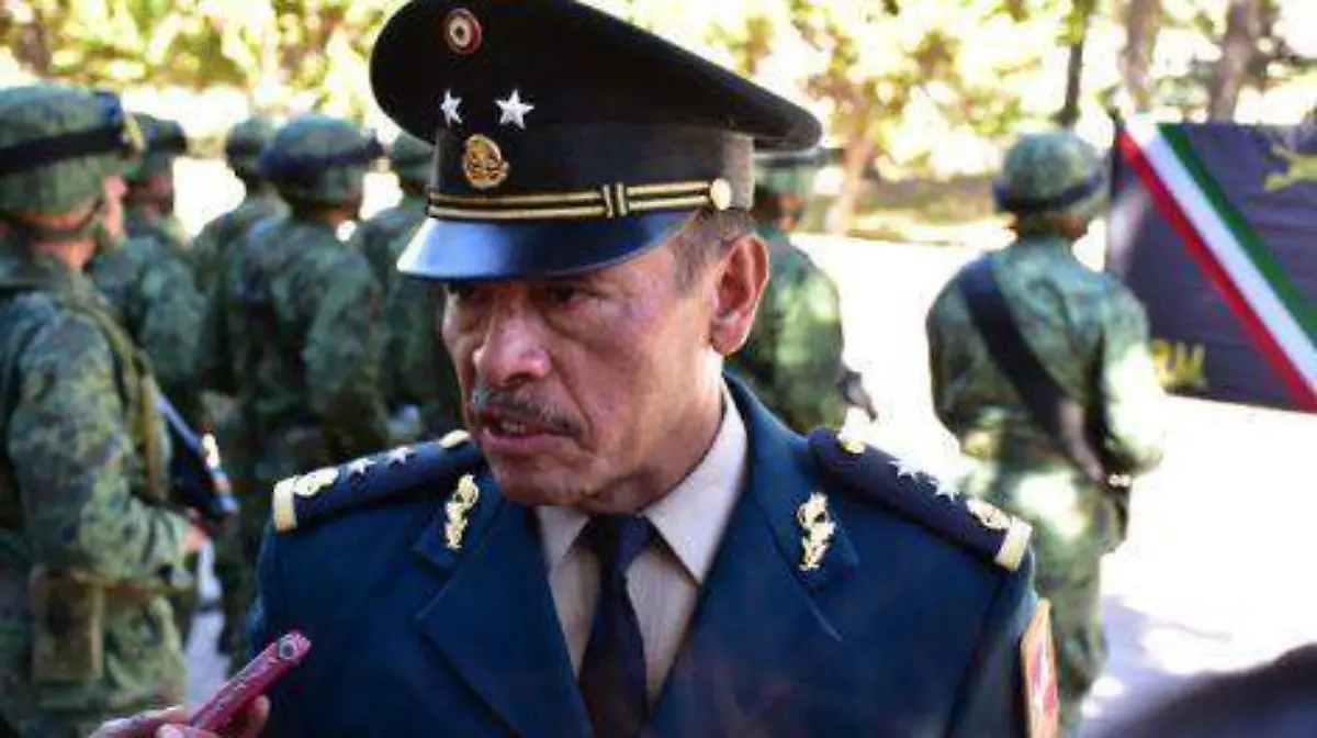 COMANDANTE-471x314