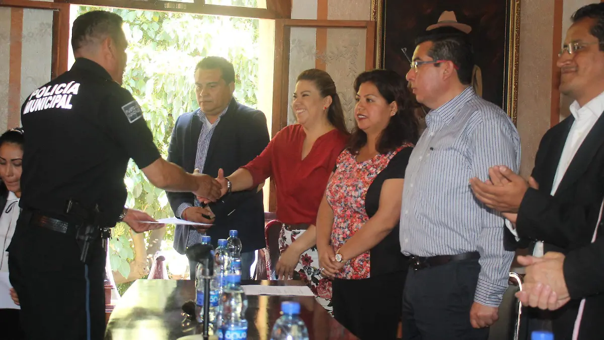 ENTREGA CERTIFICADOS POLICÍA TURÍSTICA_1