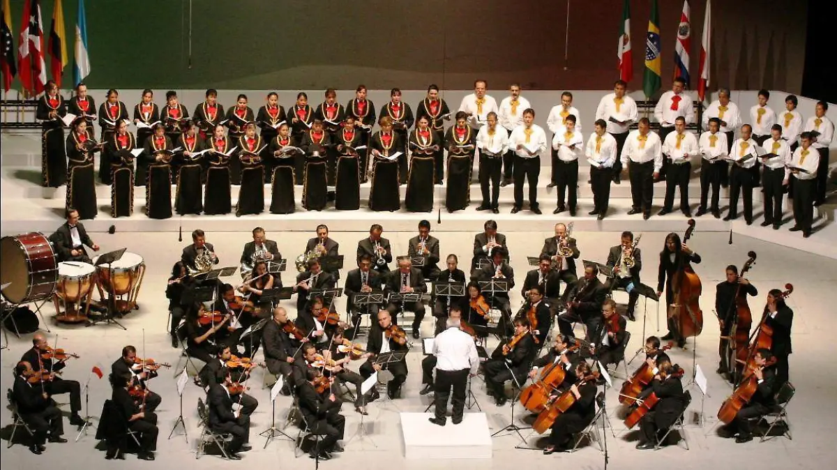 SINFONICA Y CORO NORMALISTAS