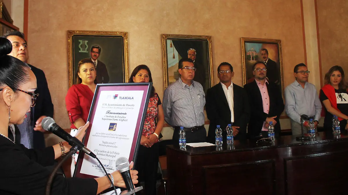 ENTREGA CERTIFICADOS POLICÍA TURÍSTICA_2