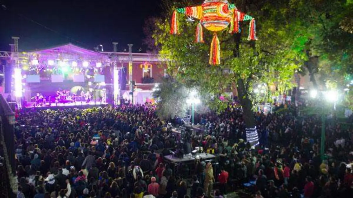 Los-asistententes-corearon