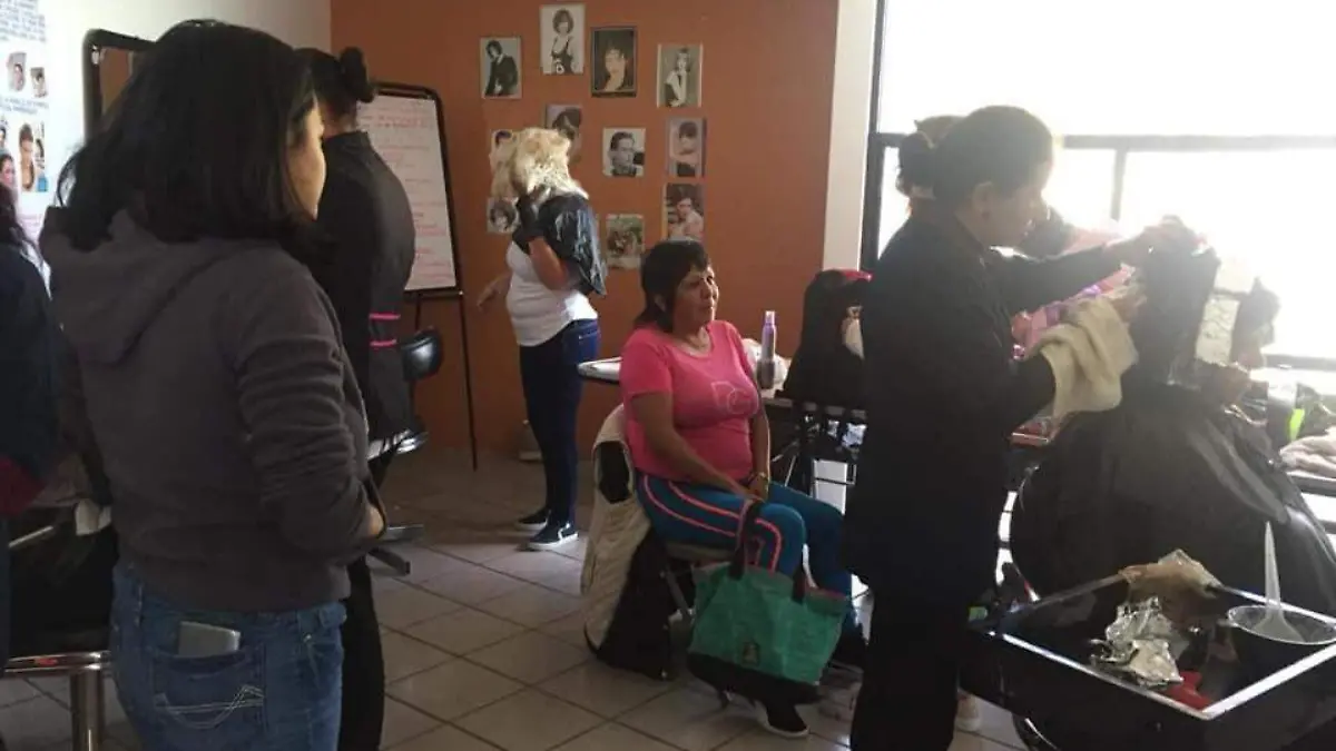 Abre curso de estilismo