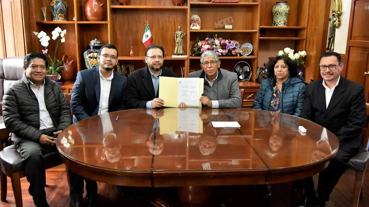 Firman convenio con la Congregación 5