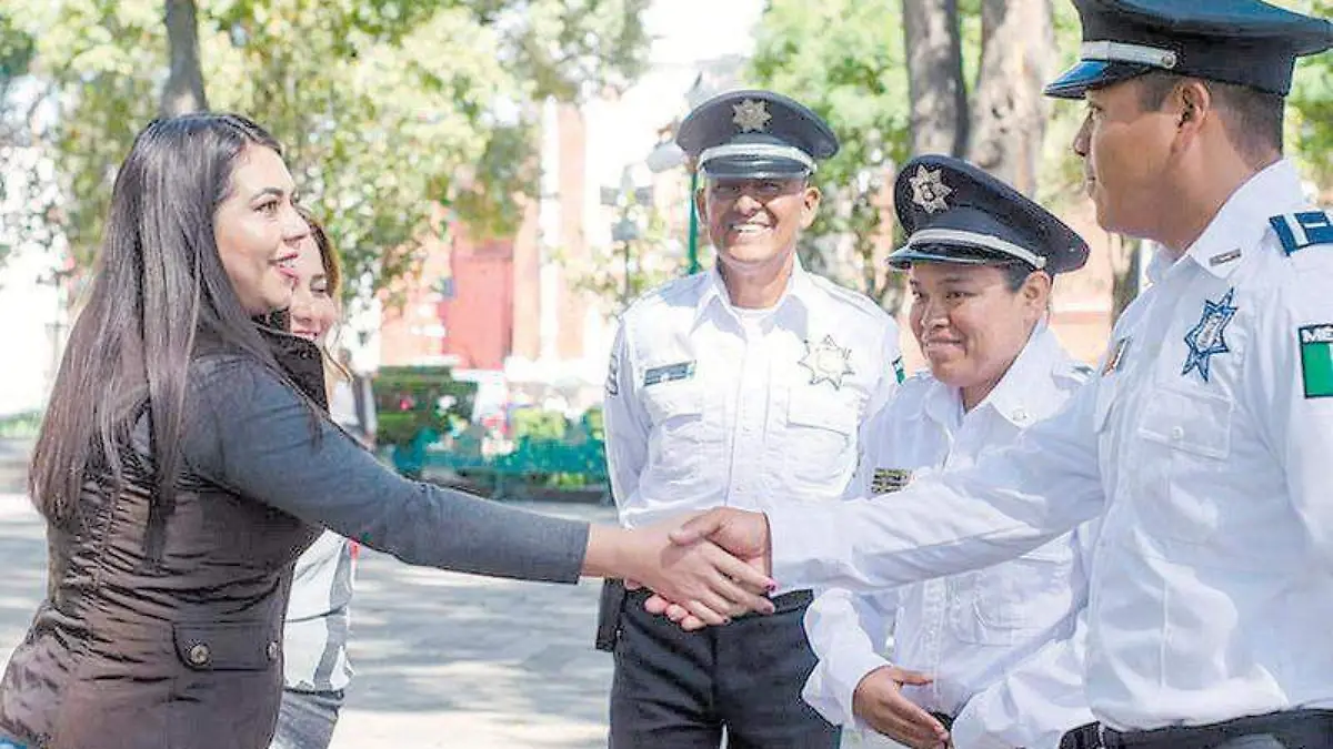 POLICÍA TURI