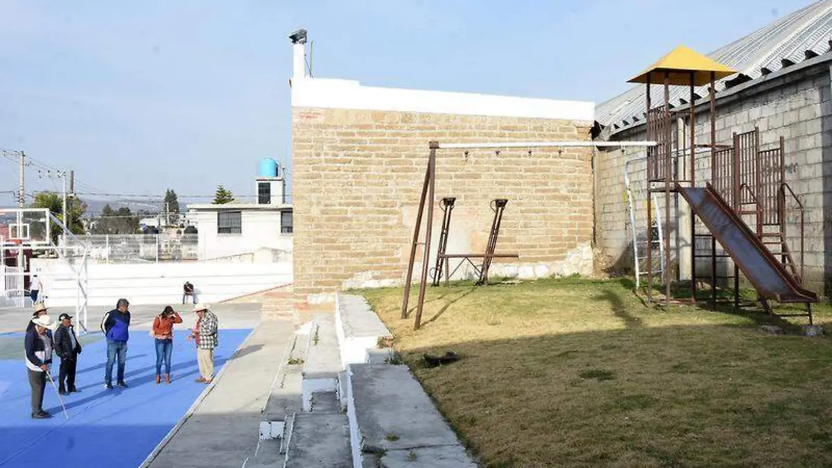 Rehabilitan restaurante (8)