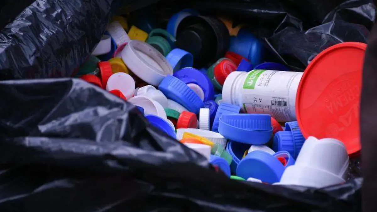 Tapitas, reciclaje, plástico