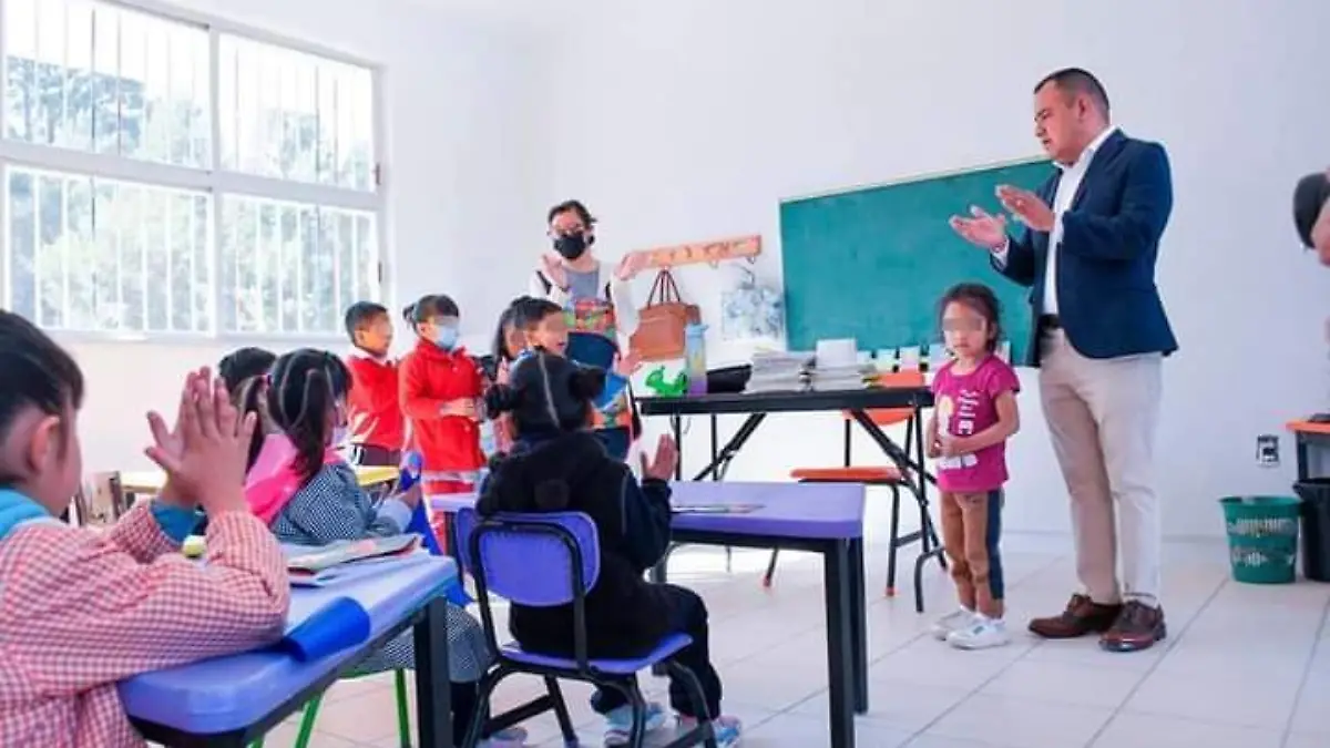 Entrega Ángelo Gutiérrez trabajos de rehabilitación en preescolar La Abejita