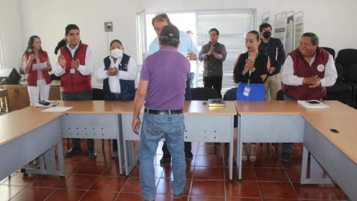 Mujeres producción avícola