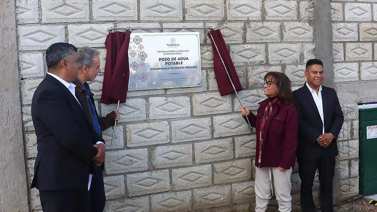 Lorena Cuéllar DEVELA PLACA en Acuamanala