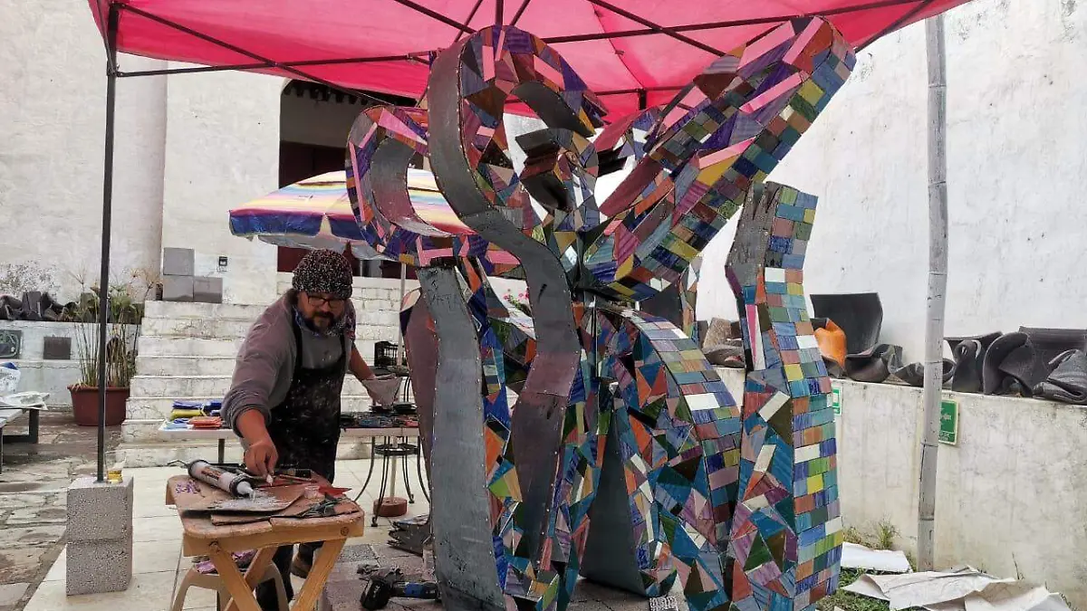 Escultura de Luis Frías en Galeria del Agua 