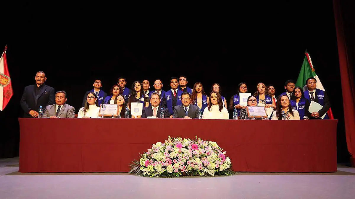 GRADUACIÓN DERECHO (8)