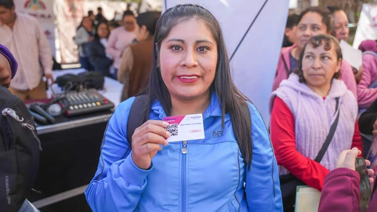 entrega tarjetas del programa Bienestar para tu nutrición (4)