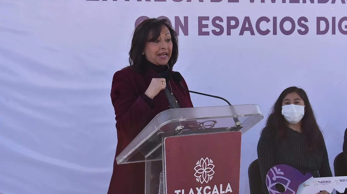 Lorena Cuéllar entrega de vivienda Contla