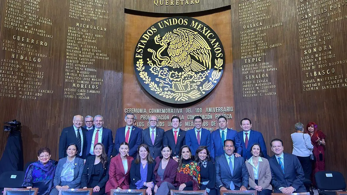 Lorena Cuéllar Cisneros asiste a la Conmemoración del 108 aniversario de la Constitución Mexicana (1)