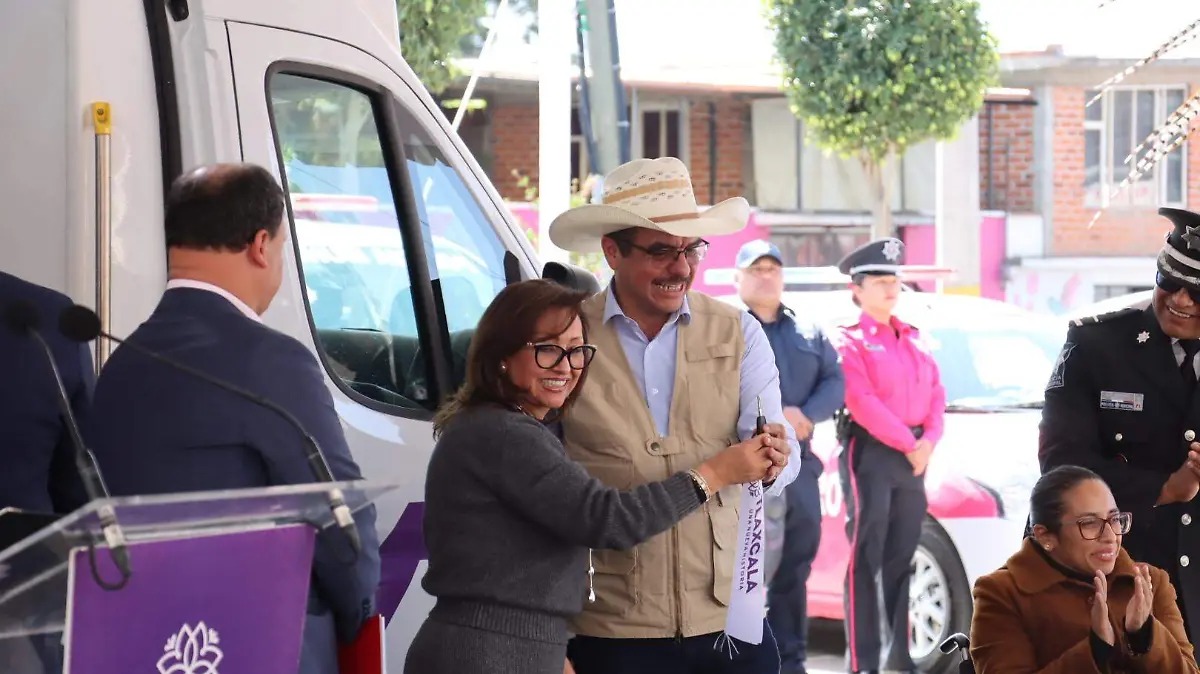 ENTREGA AMBULANCIA YAUHQUEMEHCAN 1