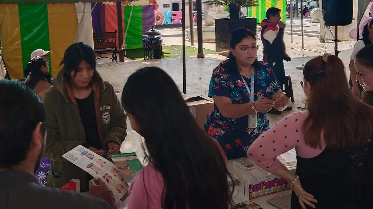 Día del condón entrega de condones (3).